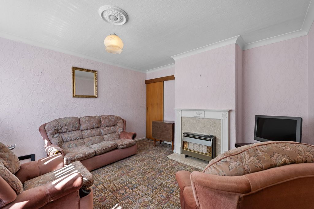 Property photo 2 of 23