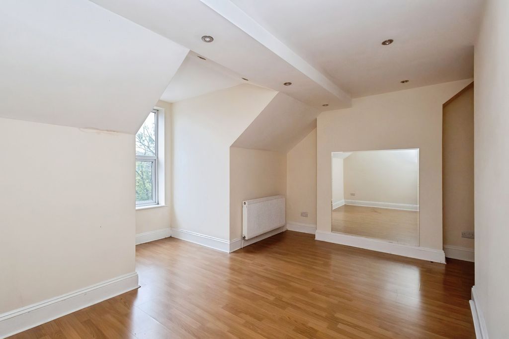 Property photo 3 of 17 Photo