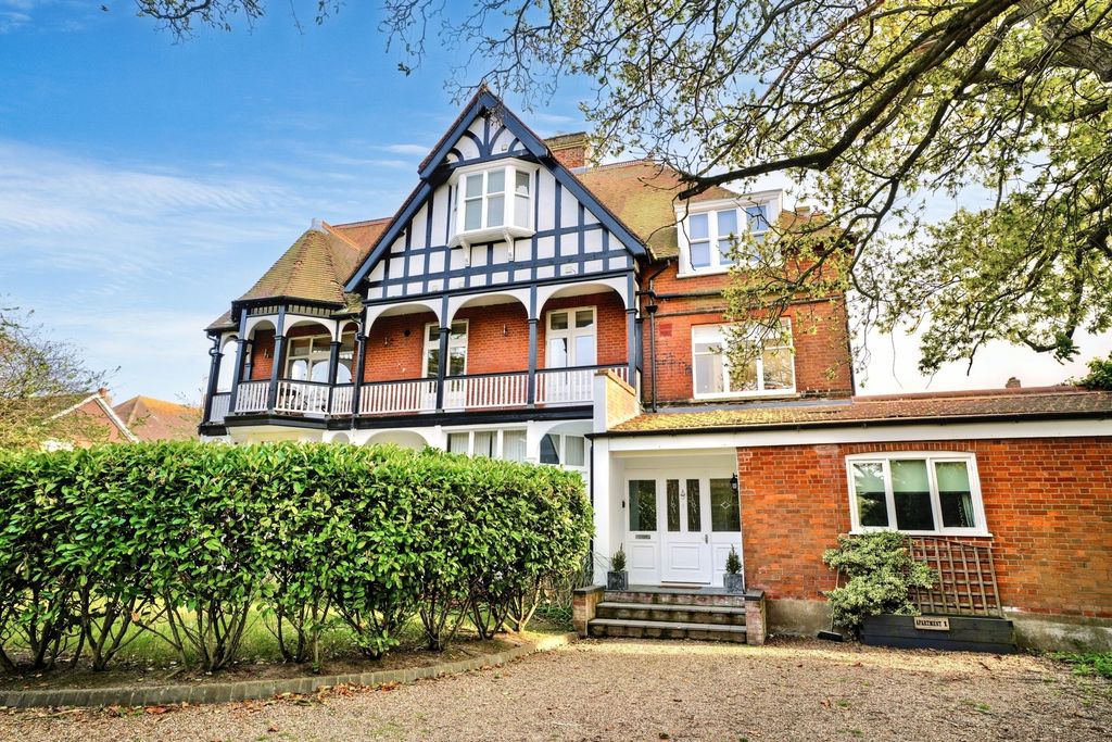 Property photo 1 of 24