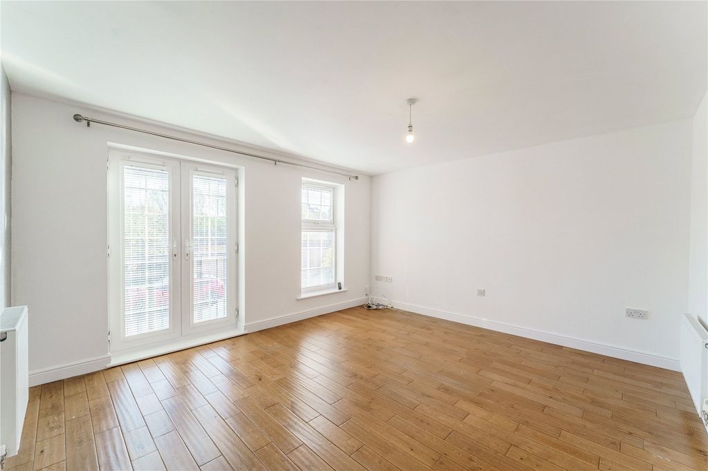 Property photo 3 of 22 Picture No. 16