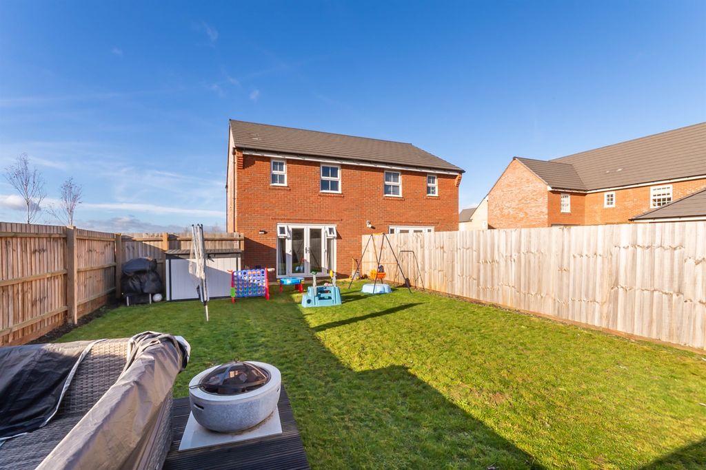 Property photo 2 of 14 Rear Garden