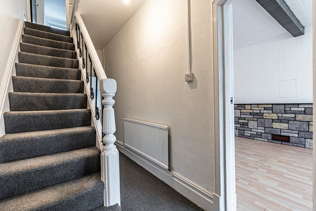 Property photo 3 of 23