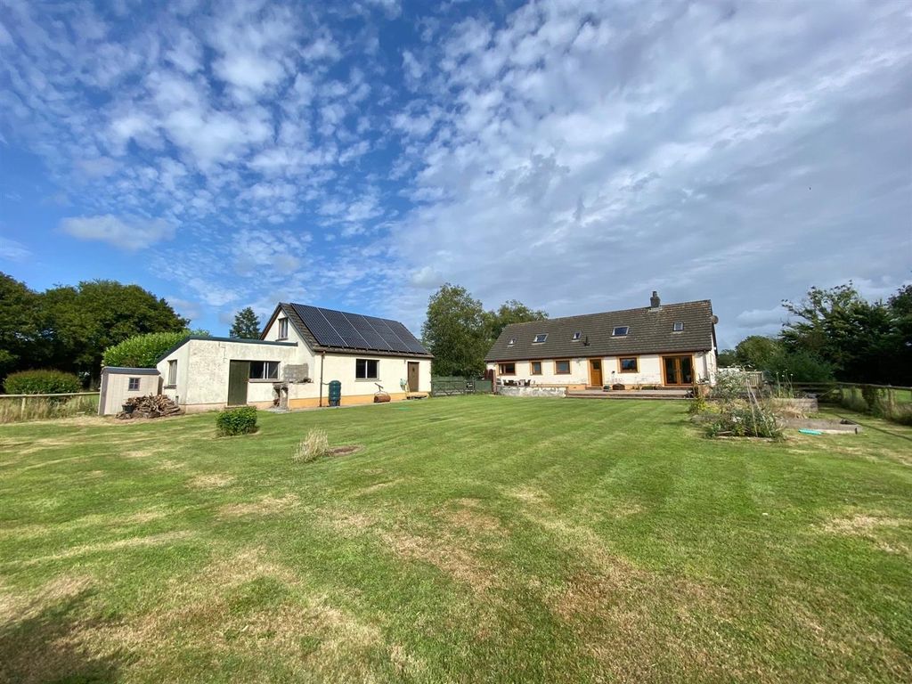 Property photo 2 of 28