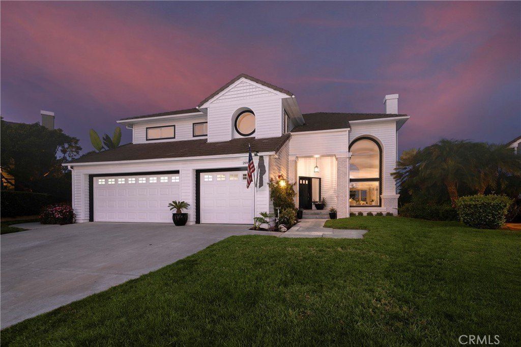 Property photo 2 of 38