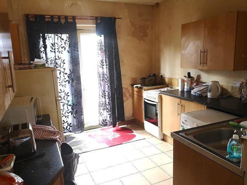 Property photo 2 of 11 ..