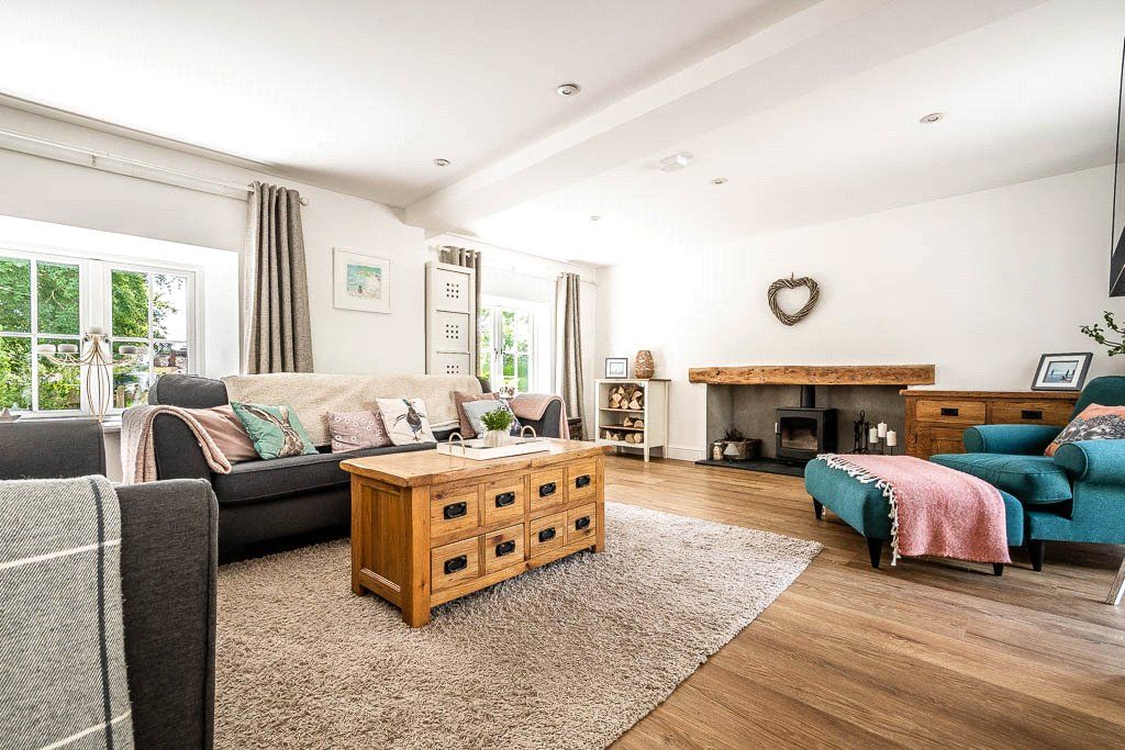 Property photo 2 of 16 Sitting Room