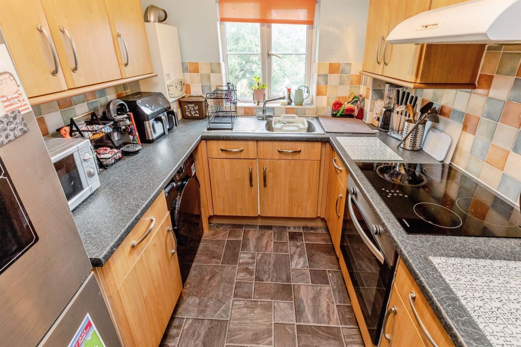 Property photo 2 of 17