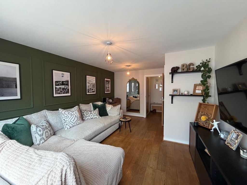 Property photo 3 of 13 E967267E-8E82-473d-A478-35E6965699A5.Jpg