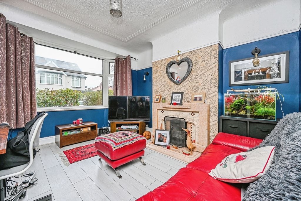 Property photo 2 of 16 Pbox-Img.Jpg