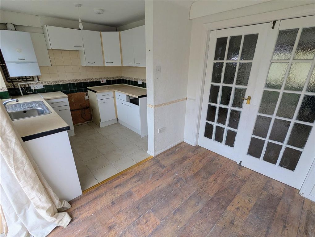 Property photo 3 of 10 Kitchen Diner