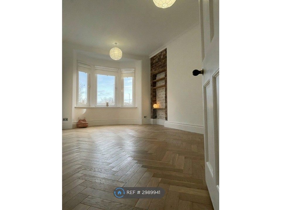 Property photo 1 of 14 Living Room