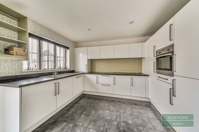 Property photo 3 of 27 Photo 9