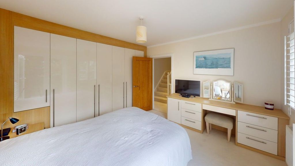 Property photo 1 of 16 Springfield-Park-Gate-Bedroom.Jpg