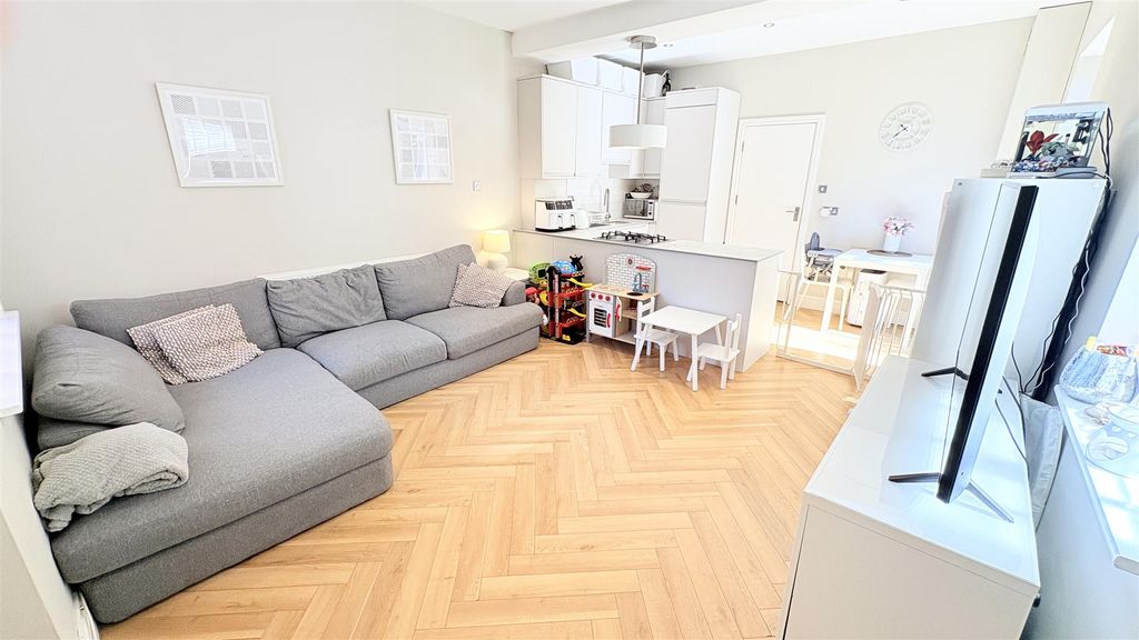 Property photo 3 of 21 Open Plan Living/Kitchen