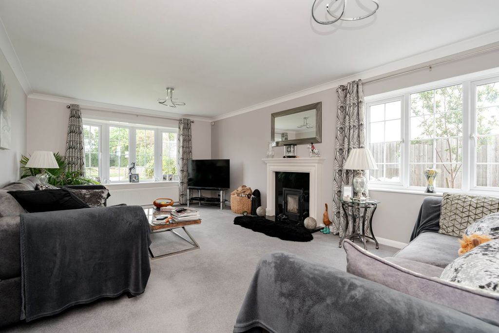 Property photo 2 of 19