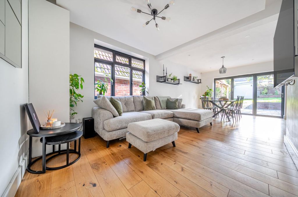 Property photo 2 of 24 1382787-10-691dc66Fdb95B.Jpg