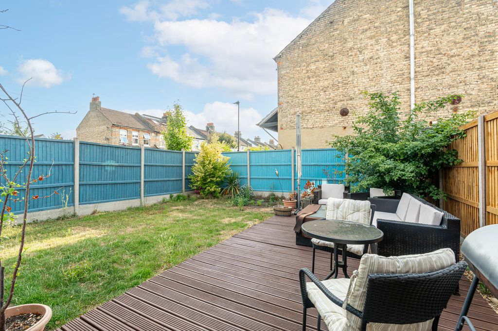 Property photo 2 of 12 Dsc04242-Edit