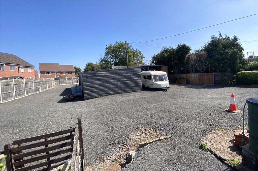 Property photo 3 of 18 Picture No. 02