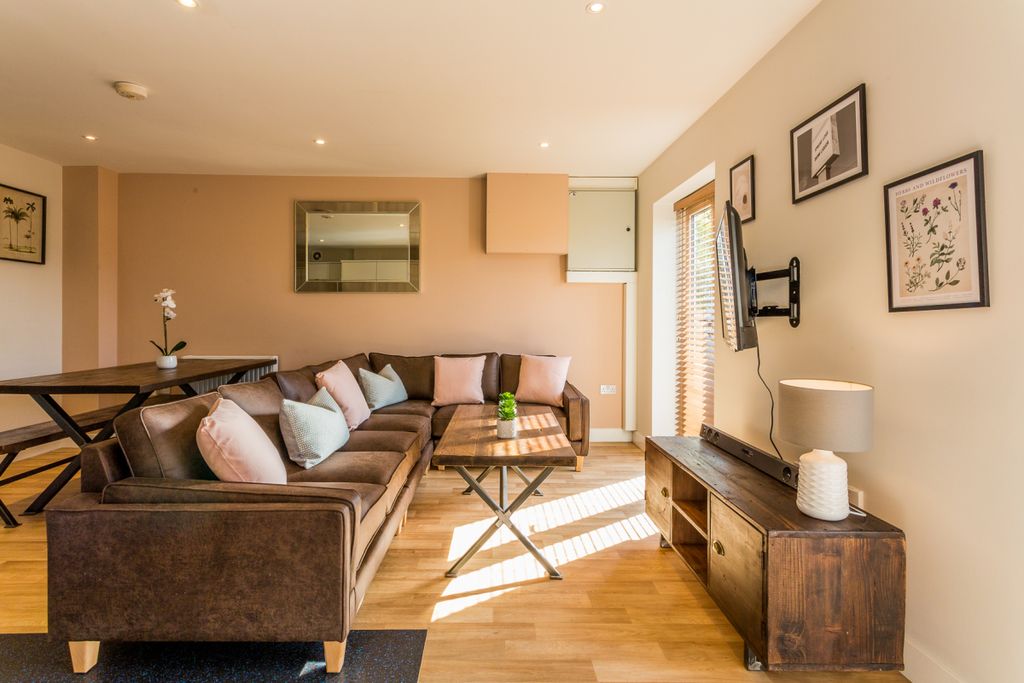 Property photo 1 of 21 St Hilds Flat 4 Living Room 2