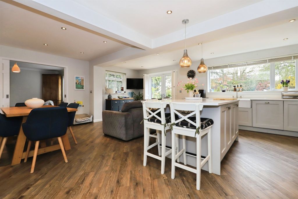 Property photo 2 of 29