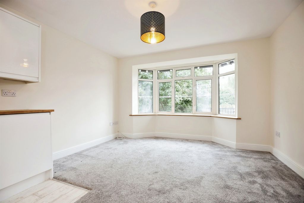 Property photo 3 of 12 Kitchen/Lounge/Diner