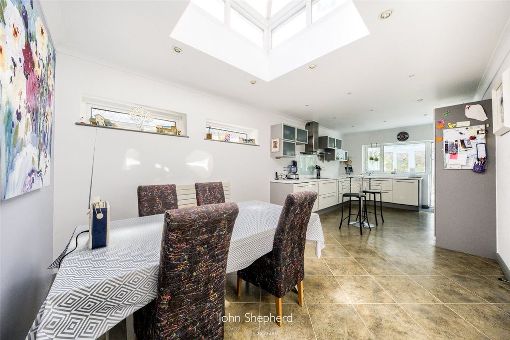 Property photo 2 of 15 Picture No. 13