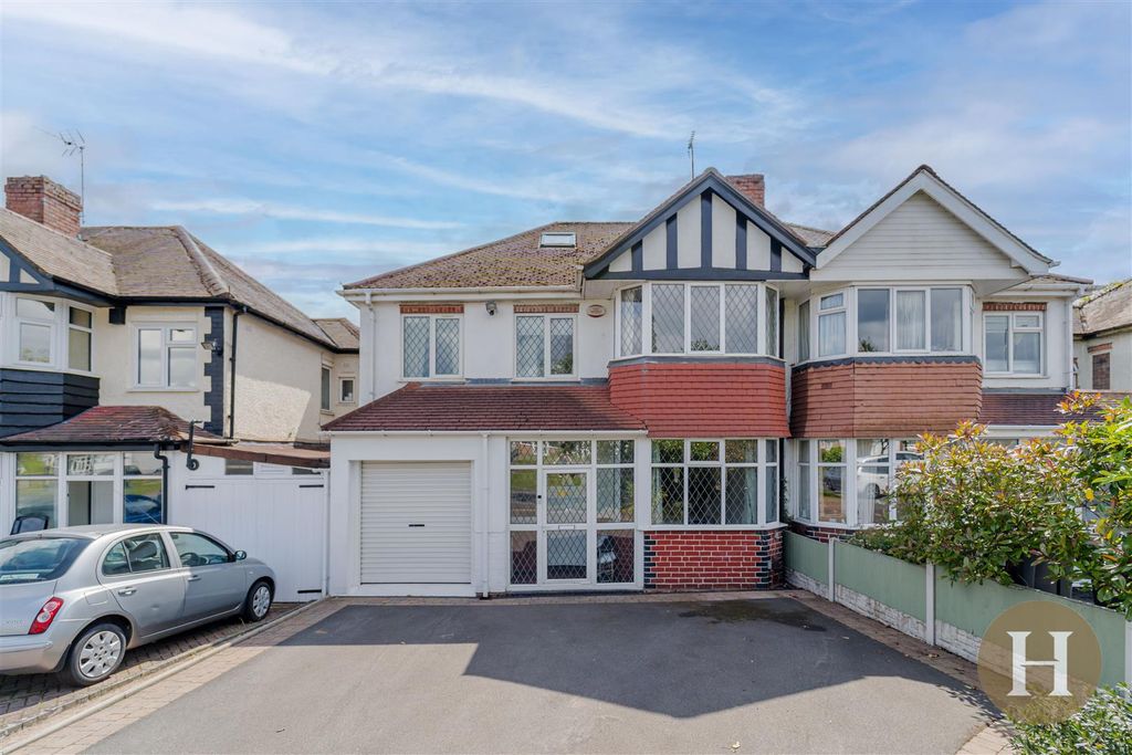 Property photo 1 of 40 Hadleigh Estate Agents-53.Jpg