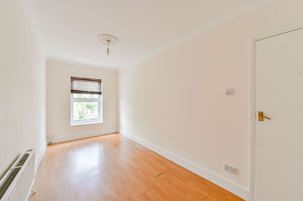 Property photo 3 of 9
