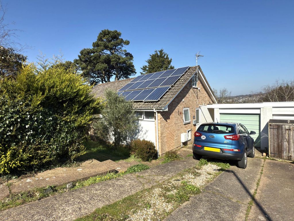 Property photo 1 of 11