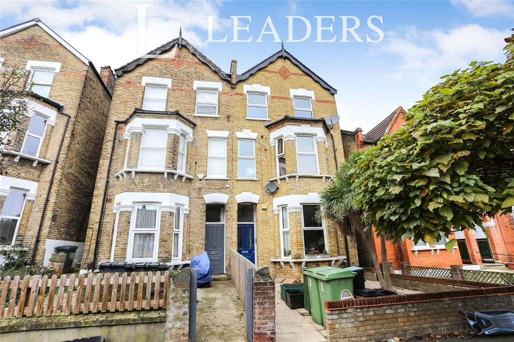 Property photo 1 of 7 Building