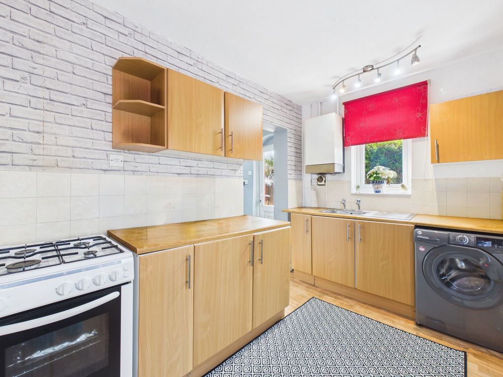 Property photo 3 of 26 Kitchen