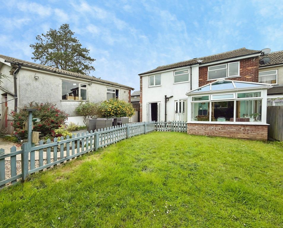 Property photo 3 of 42
