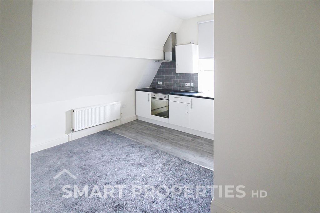 Property photo 3 of 6 Flat-7-93-New-North-Road_00007.Jpg