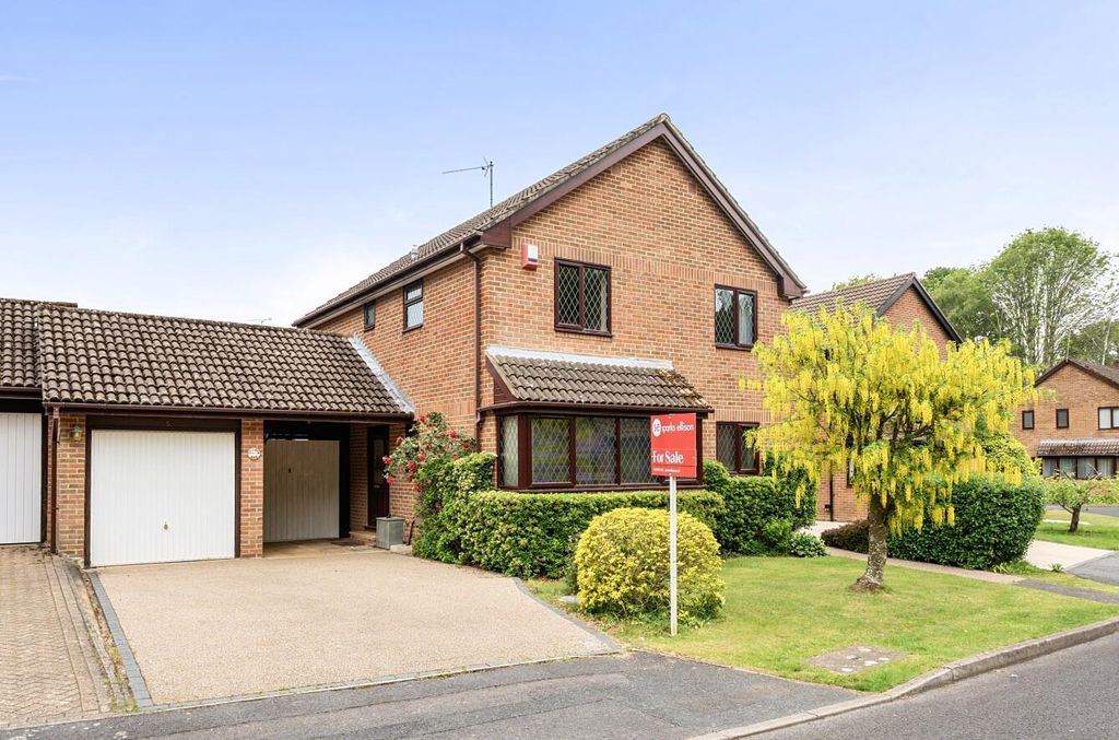 Property photo 1 of 19 Pennard Way 5 (19).Jpg