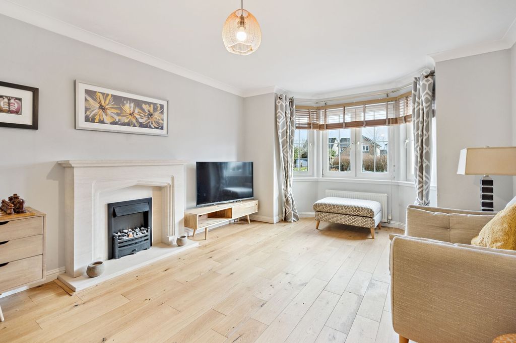 Property photo 2 of 25