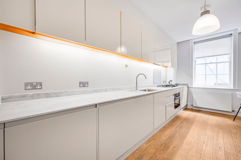 Property photo 3 of 12 03 Flat A, 7 Devo...