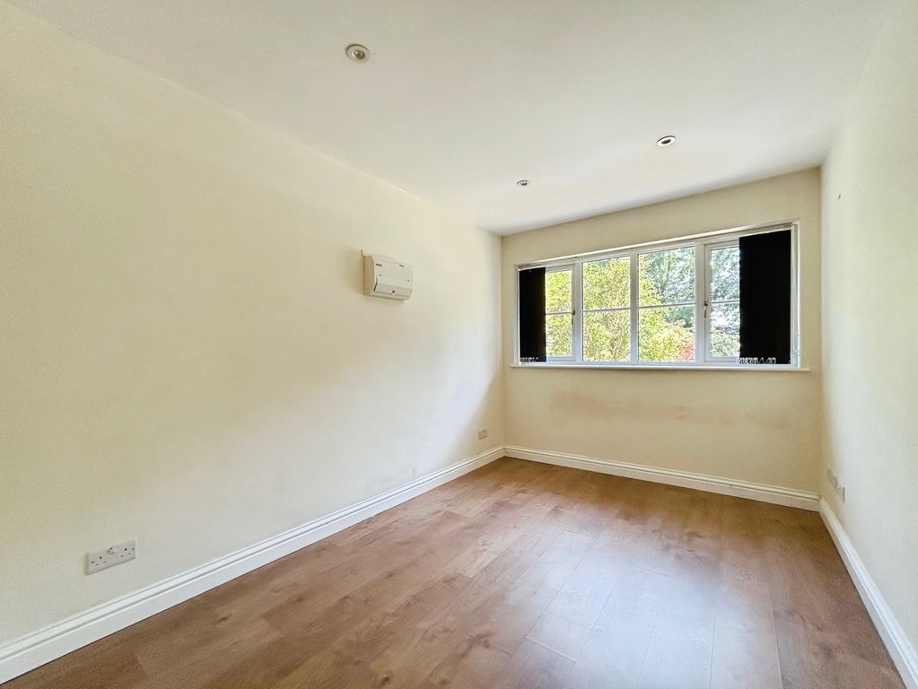 Property photo 3 of 24 Pbox-Img.Jpg