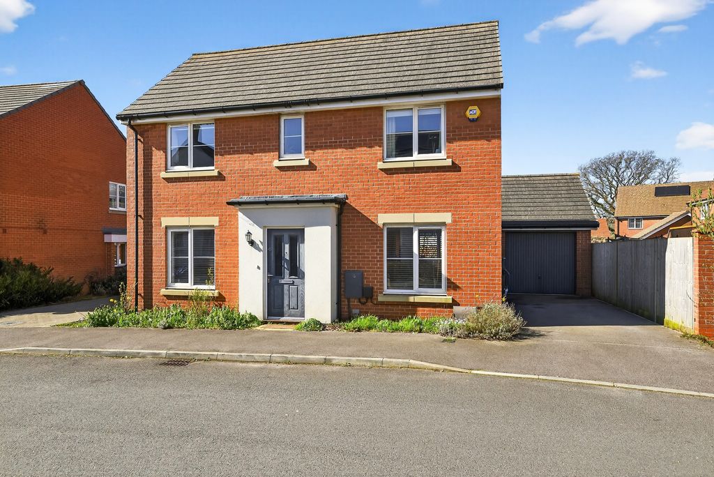 Property photo 1 of 20 Front View