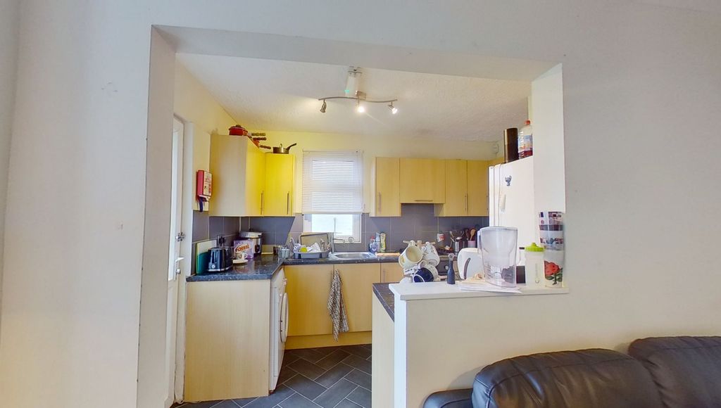 Property photo 2 of 13