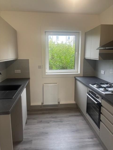 Property photo 3 of 7 Kitchen