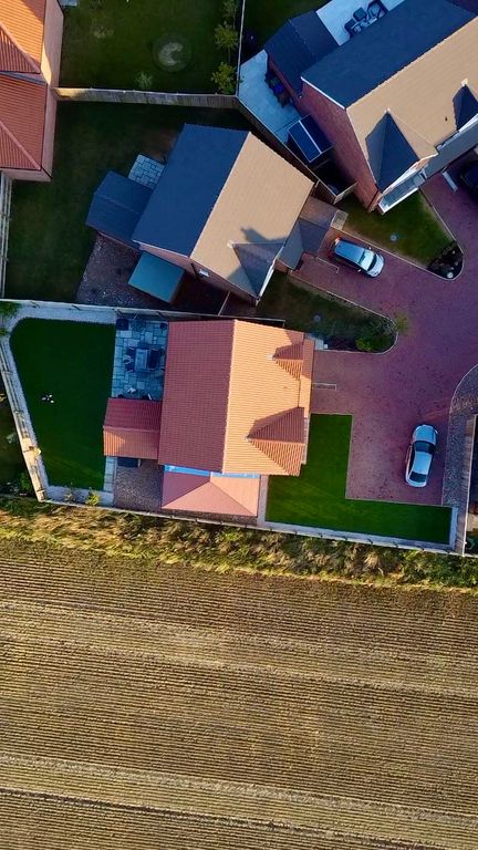 Property photo 2 of 37 Photo 3