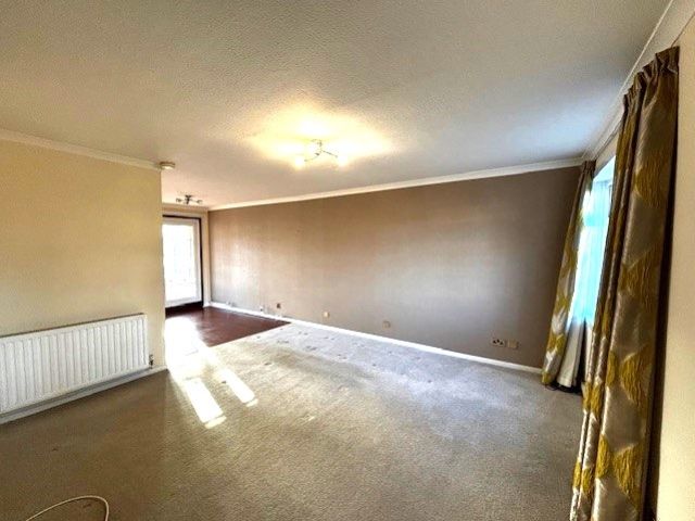 Property photo 2 of 12 4