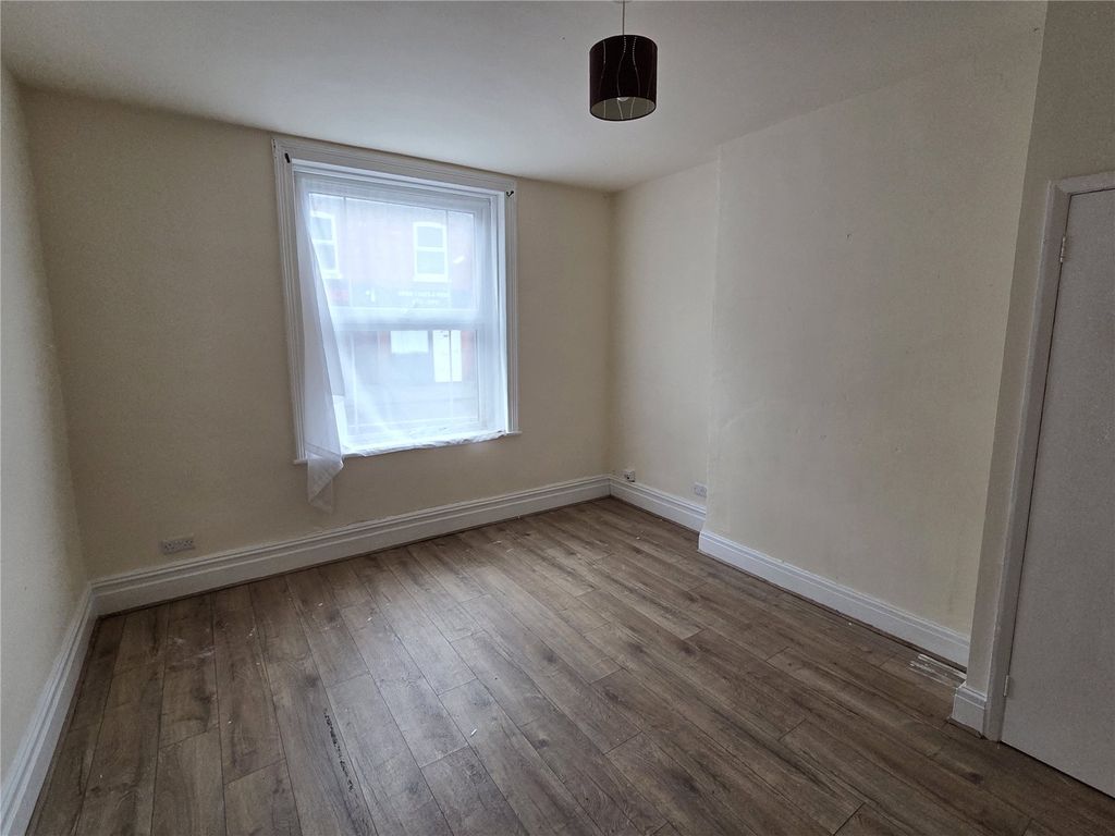 Property photo 2 of 6 Picture No. 08
