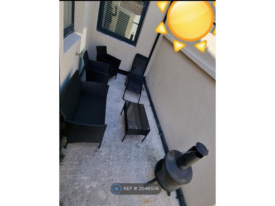 Property photo 2 of 35