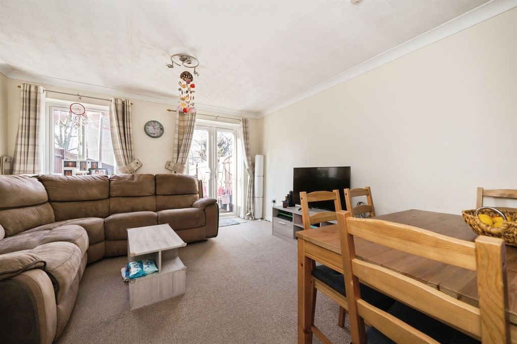 Property photo 2 of 12