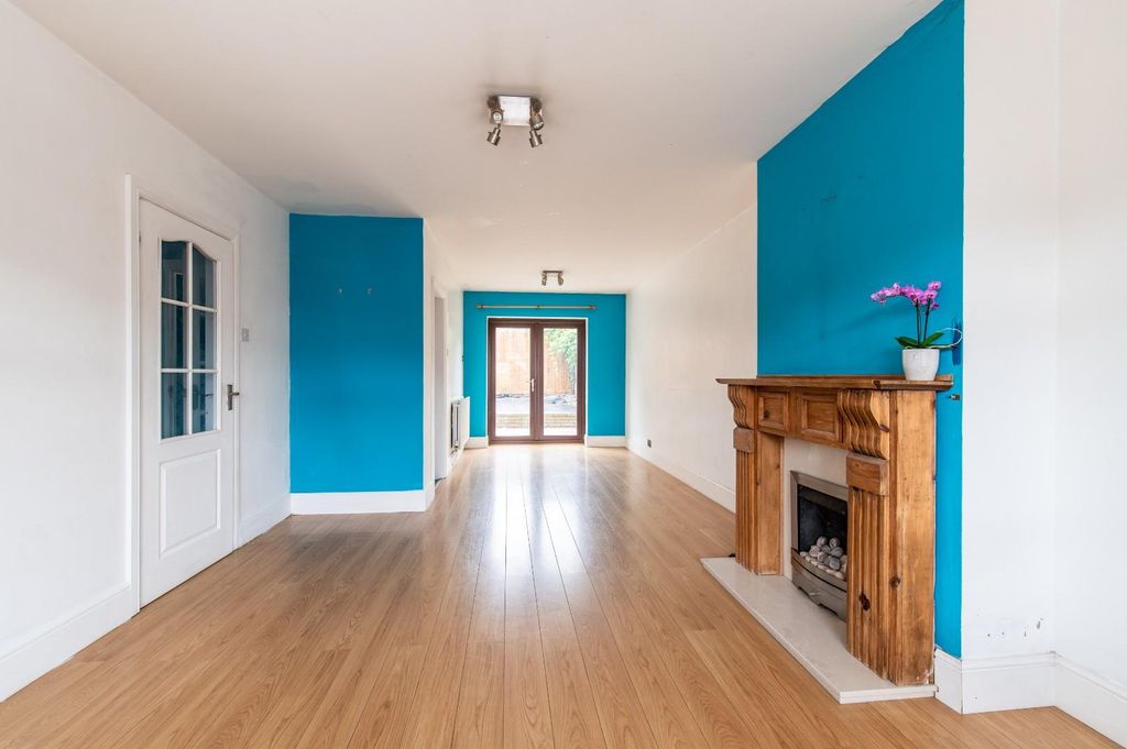 Property photo 2 of 15 Living/Dining Room