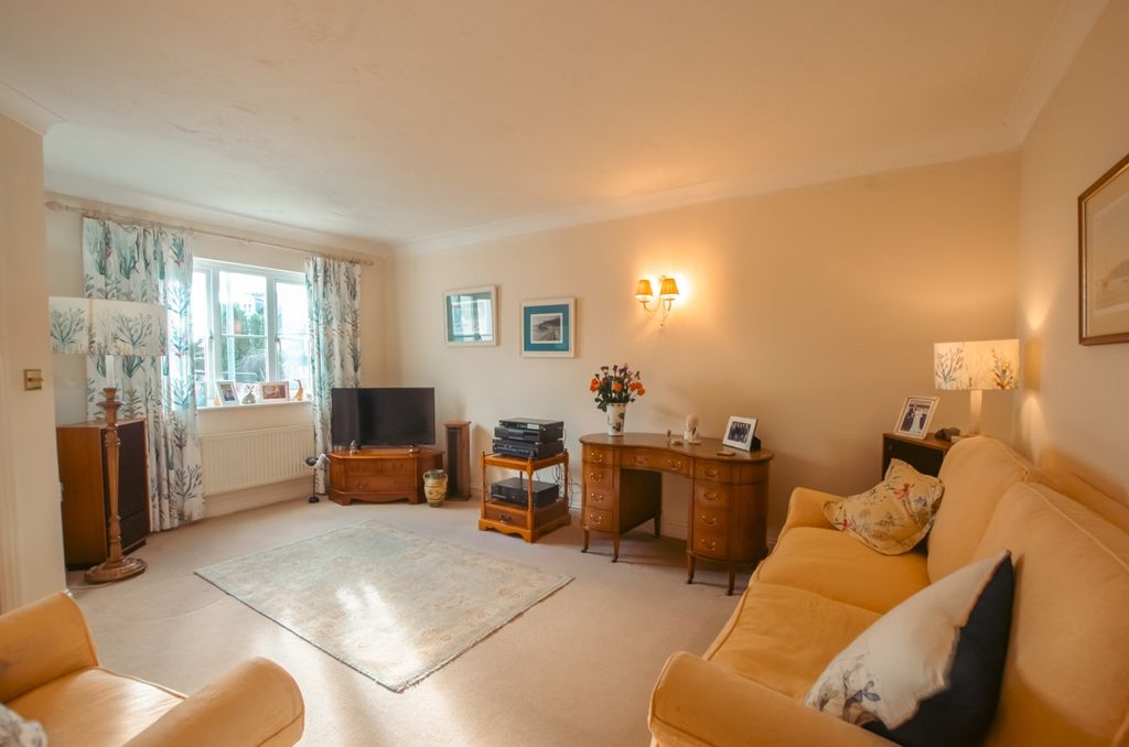 Property photo 2 of 14 18 Grass Valley Park Tps Bodmin 01208 74182-07