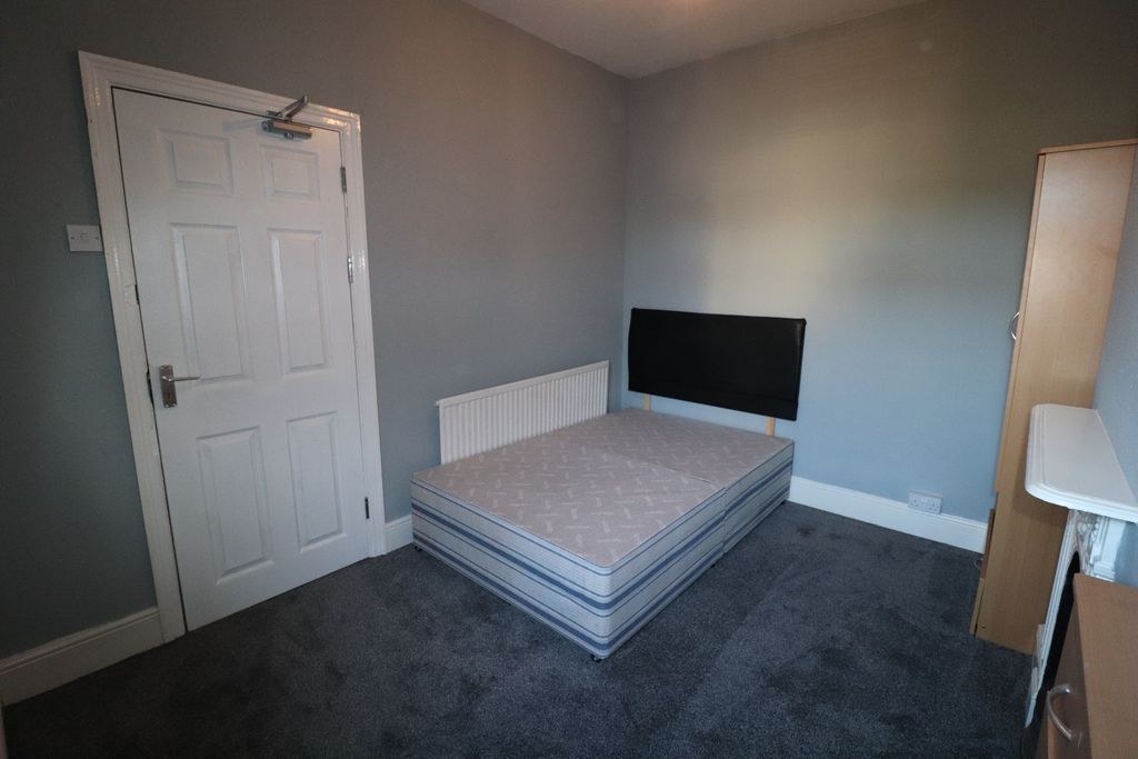 Property photo 3 of 3