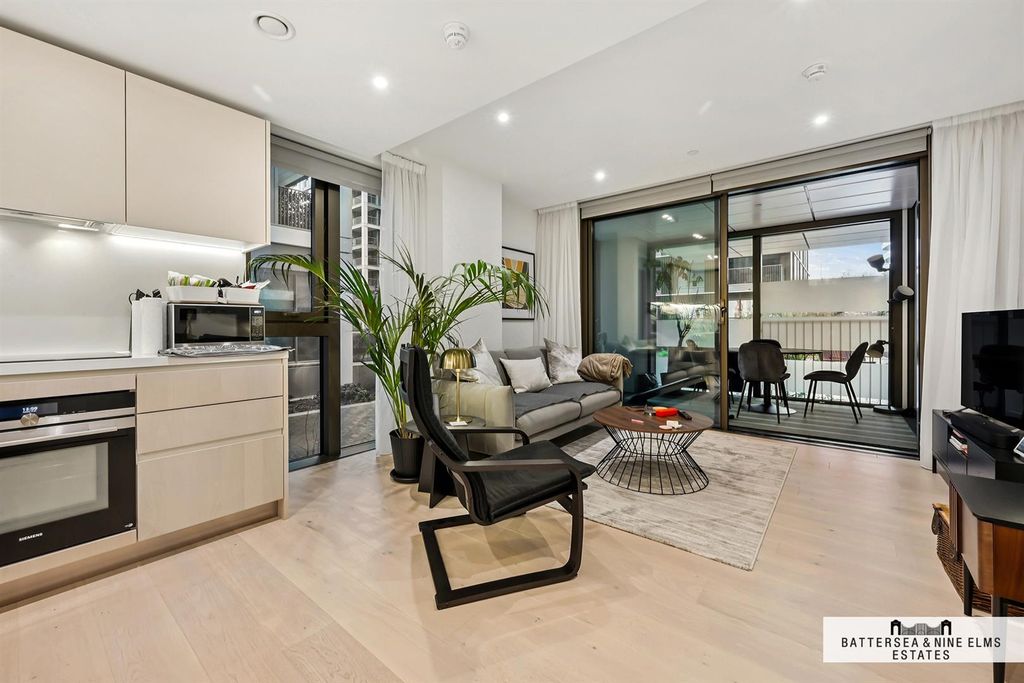 Property photo 3 of 26