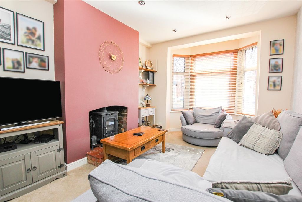 Property photo 3 of 23 Lounge/Dining Room